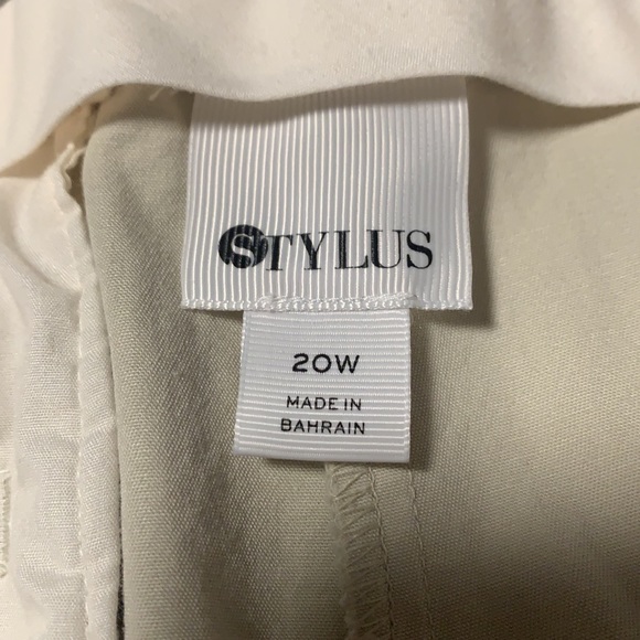 Stylus Cropped/Ankle Khaki Pants, EUC, Size 20W - Picture 3 of 9